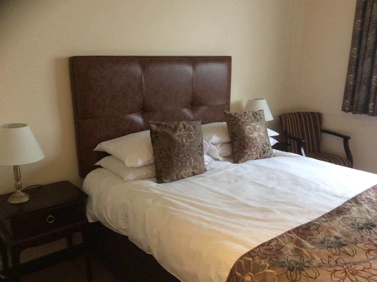 The Coach & Horses Inn Chislehampton Εξωτερικό φωτογραφία